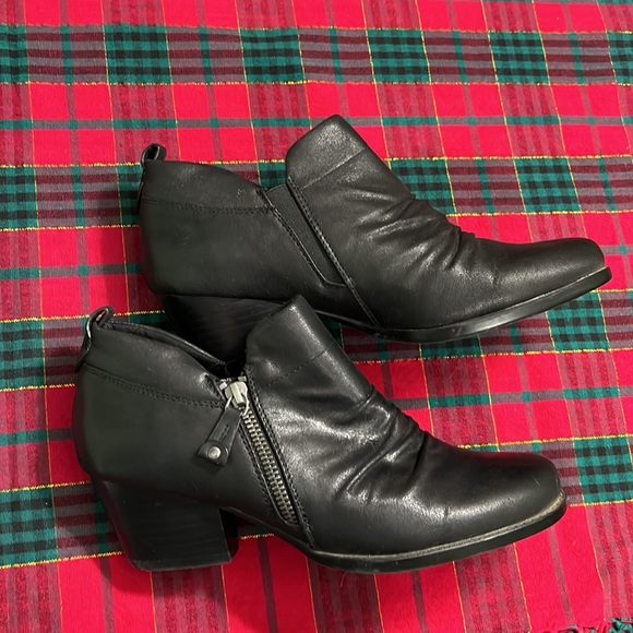 baretraps black ankle boots